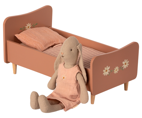 Wooden Bed, Miniature - Rose