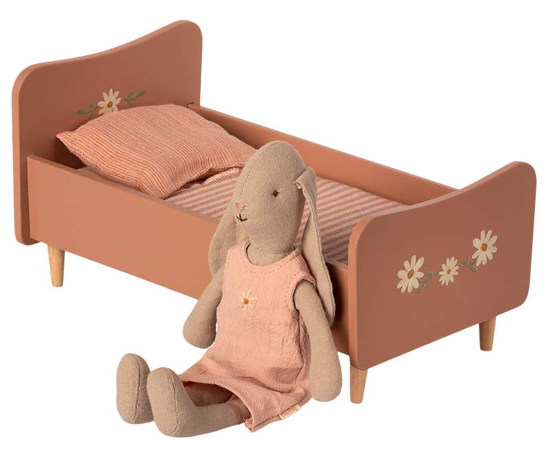 Wooden Bed, Miniature - Rose