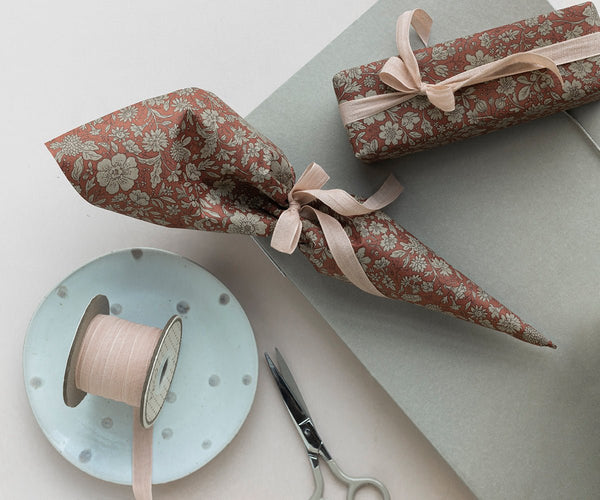 Gift wrap, Blossom Red - 10 m, PAPER, Maileg USA - All The Little Bows