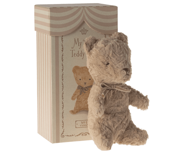 My first teddy - Powder, TOY, Maileg USA - All The Little Bows