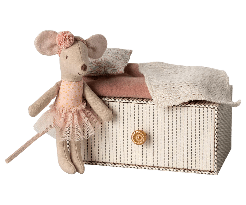 Maileg | Dance Mouse in Daybed, Little Sister - Rose, , Maileg - All The Little Bows