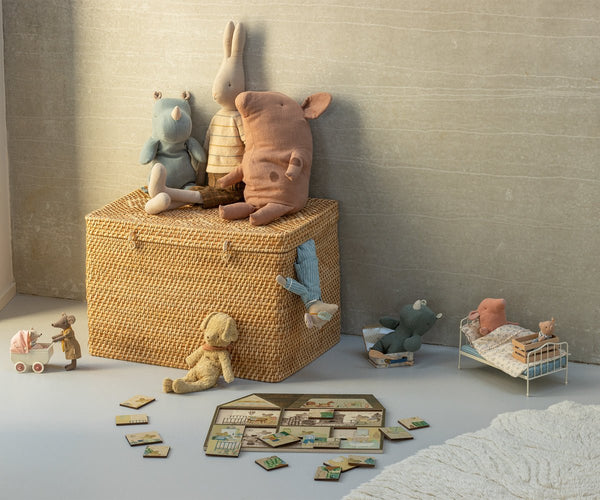 Mouse hole Farmhouse puzzle, TOY, Maileg USA - All The Little Bows
