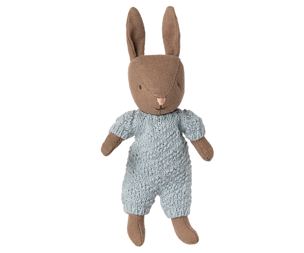 Maileg | Rabbit, Micro - Brown - Blue Knitted Suit