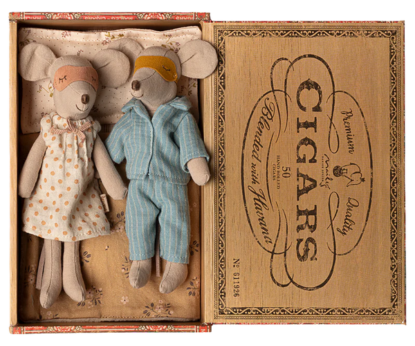 Maileg | Mum & Dad in Cigarbox (2025)
