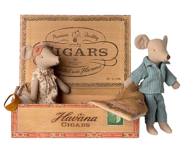 Maileg | Mum & Dad in Cigarbox (2025)
