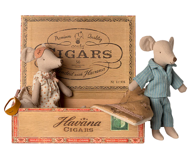 Maileg | Mum & Dad in Cigarbox (2025)