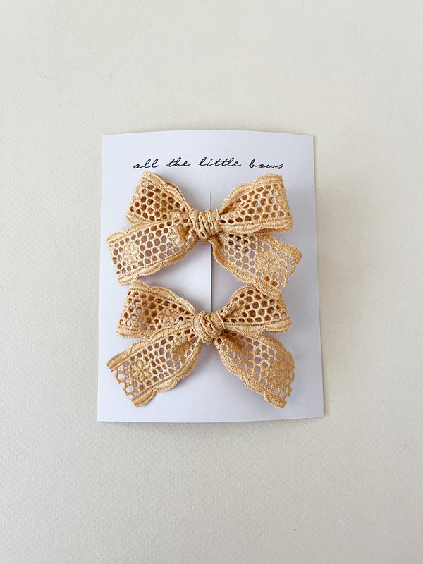 Lace Bow Clip Set || Honeycomb