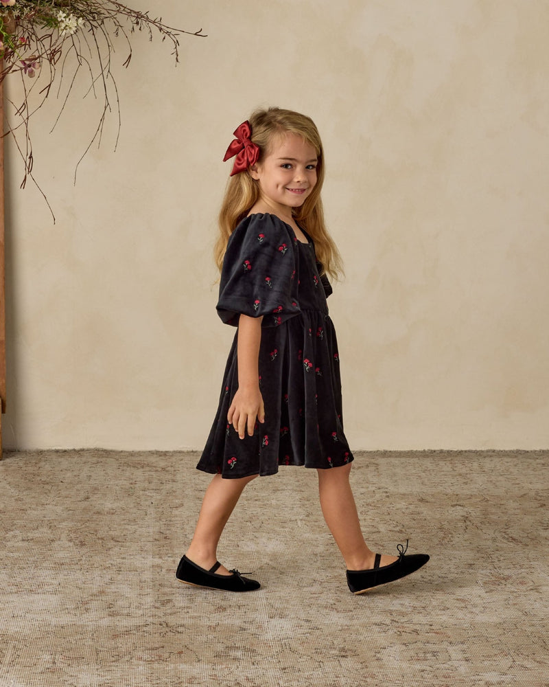 noralee christmas dress Holiday magic starts with Noralee! From babys first Christmas photos to festive parties and family gatherings, shop our enchanting collection of Noralee holiday and Christmas dresses perfect for