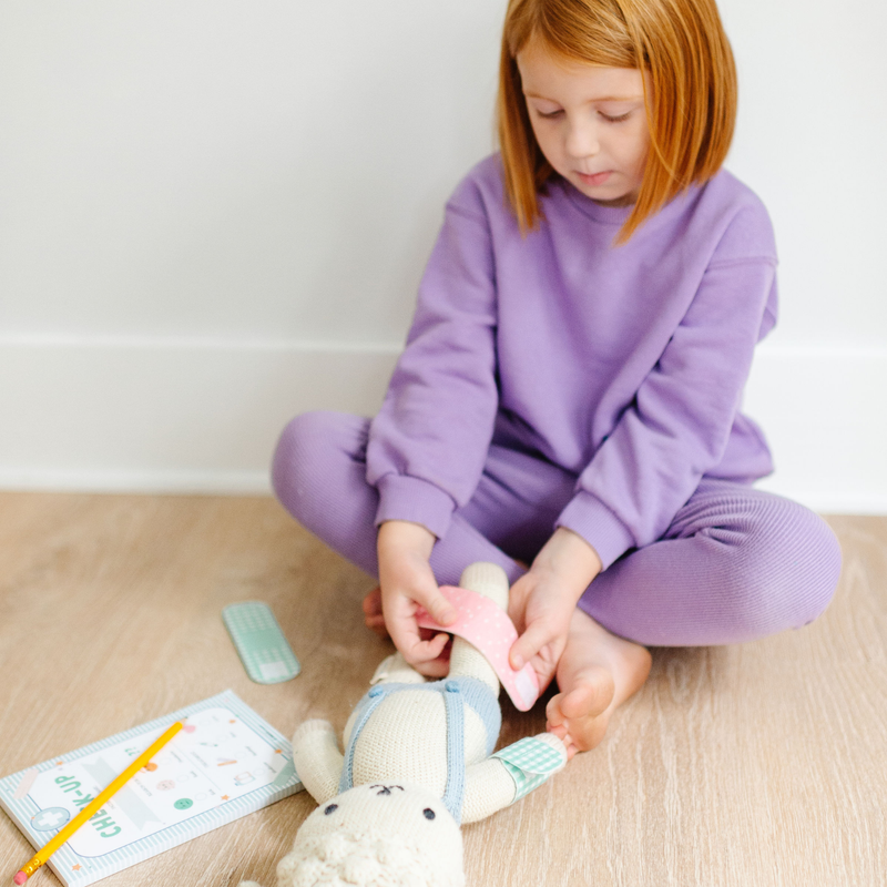 MagicPlaybook - Pretend Play Bandages & Bandaid Tin